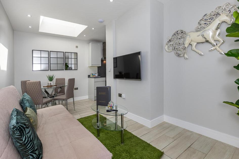Elm House Apartment